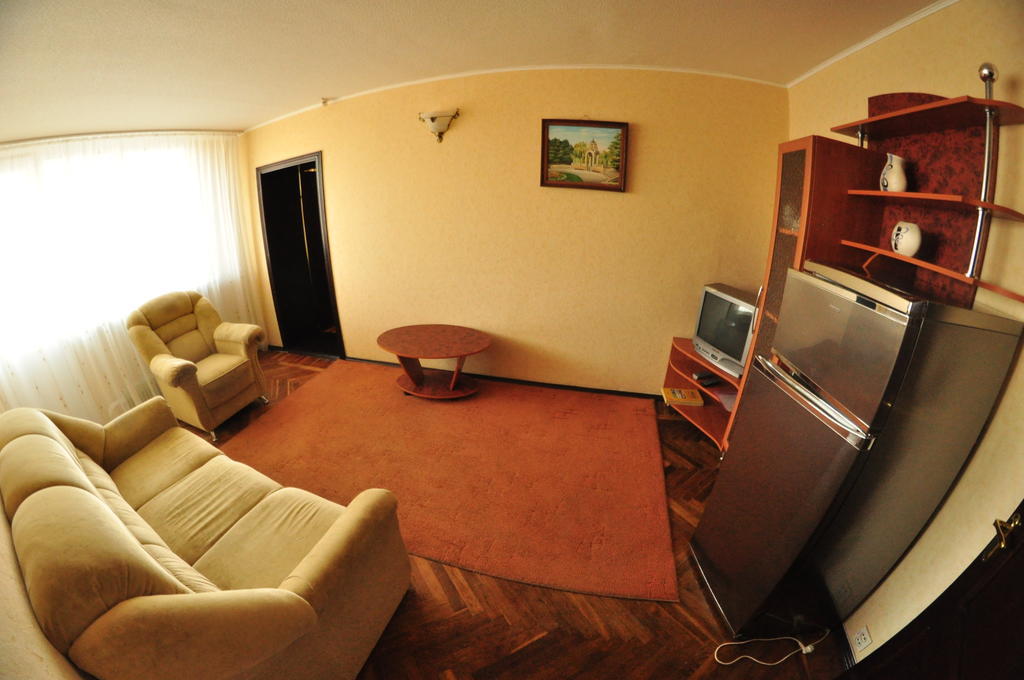 Tourist Hotel Харков Стая снимка