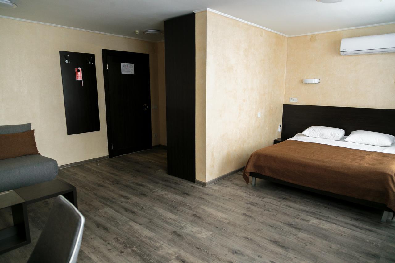 Tourist Hotel Харков Екстериор снимка