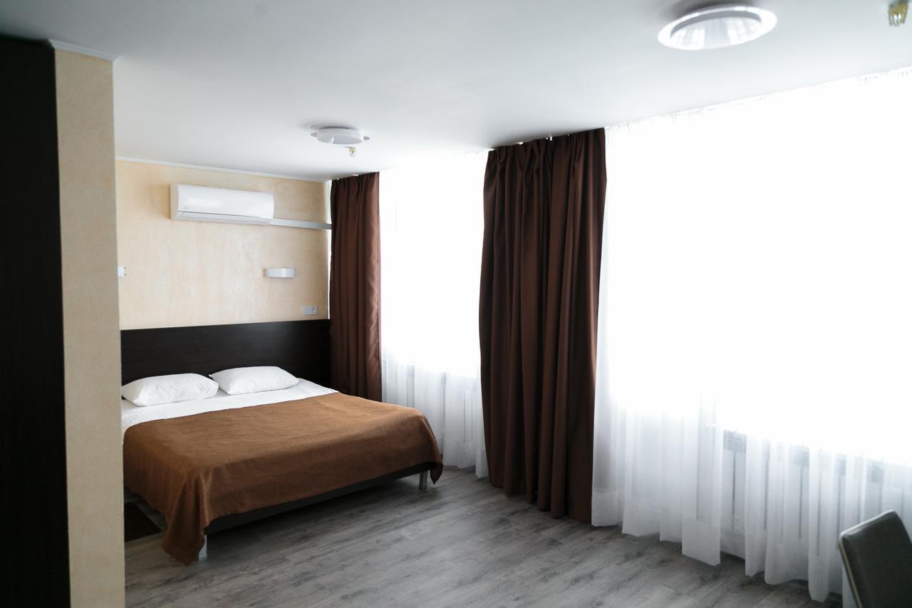 Tourist Hotel Харков Екстериор снимка
