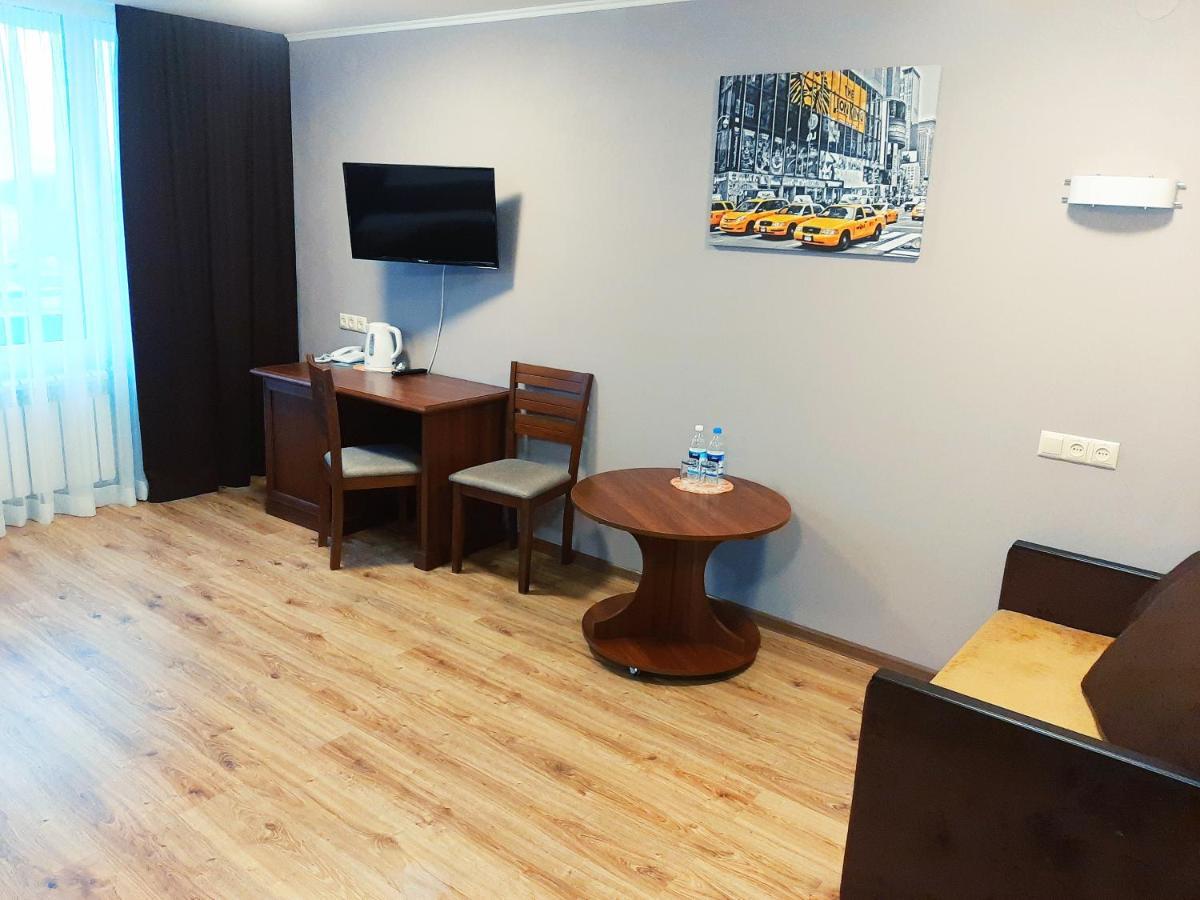 Tourist Hotel Харков Екстериор снимка