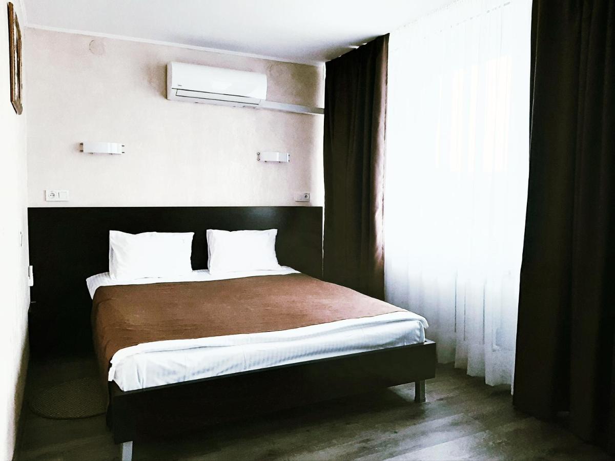 Tourist Hotel Харков Екстериор снимка