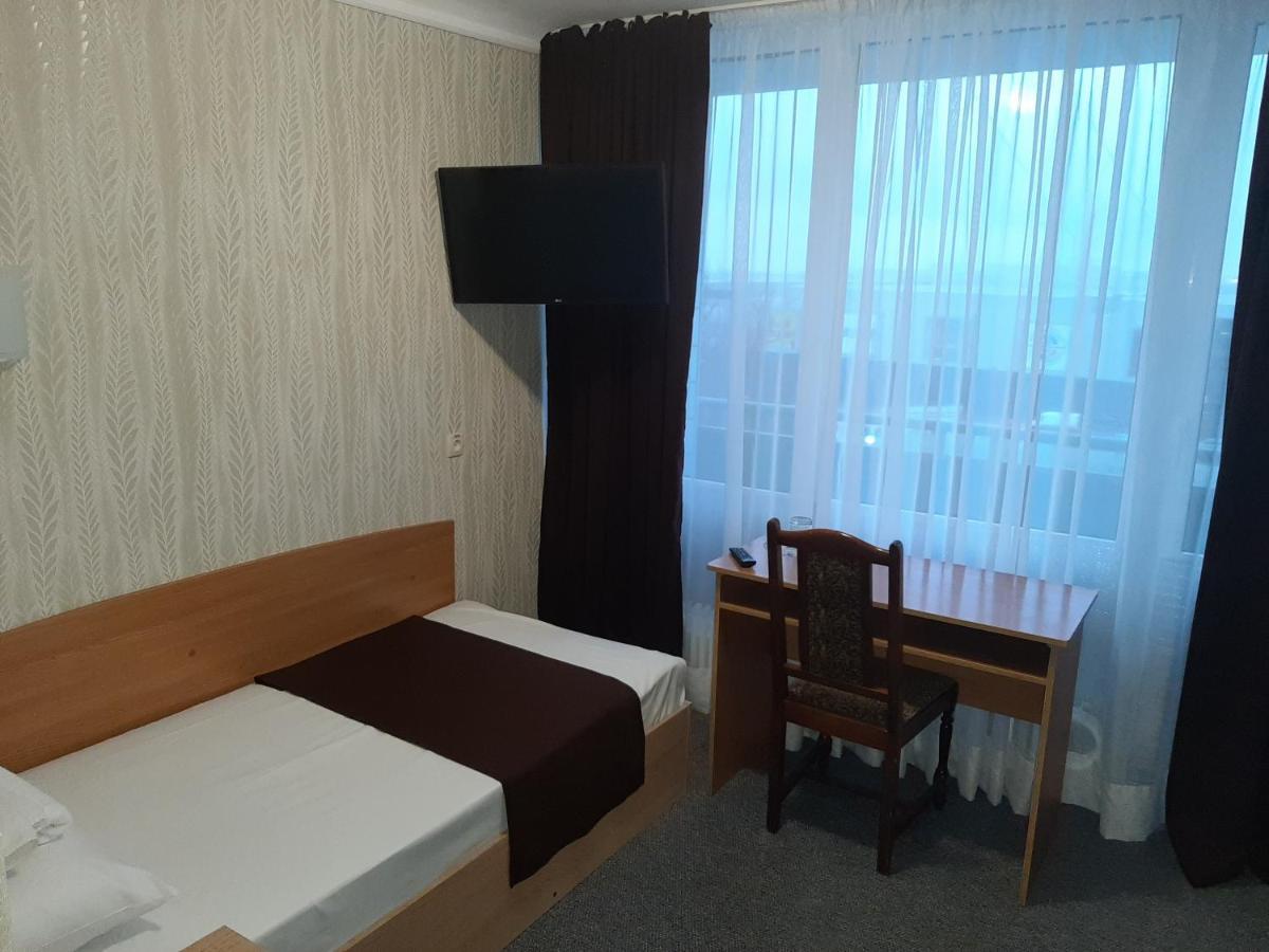 Tourist Hotel Харков Екстериор снимка