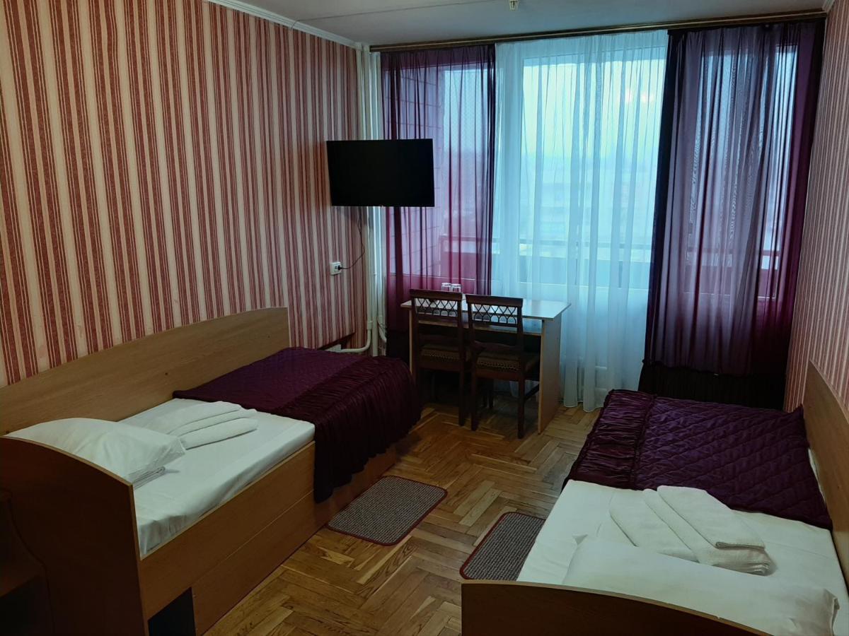 Tourist Hotel Харков Екстериор снимка
