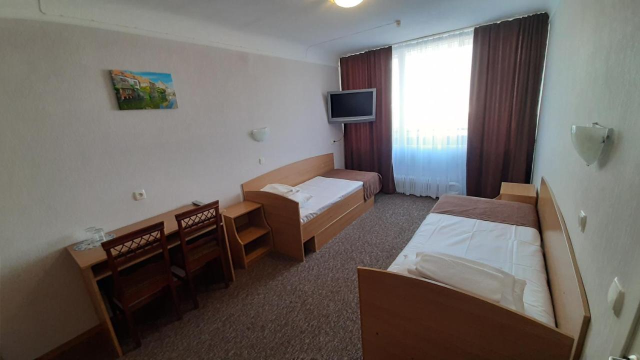 Tourist Hotel Харков Екстериор снимка