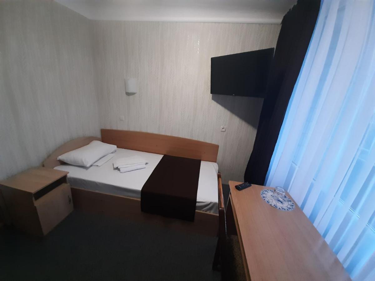 Tourist Hotel Харков Екстериор снимка